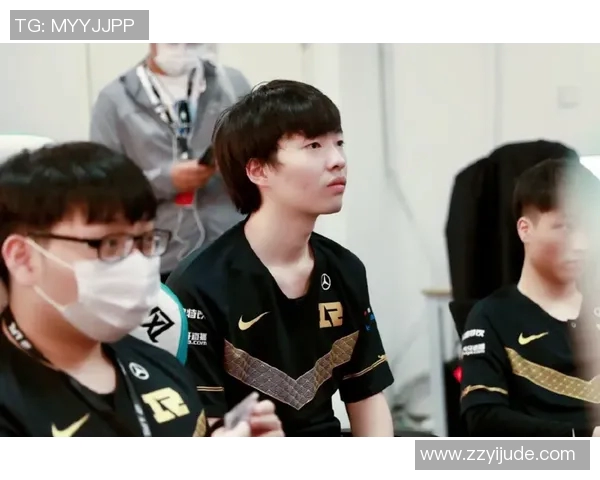 电竞新闻赛后复盘RNG与LNG的战术意识与团队配合分析